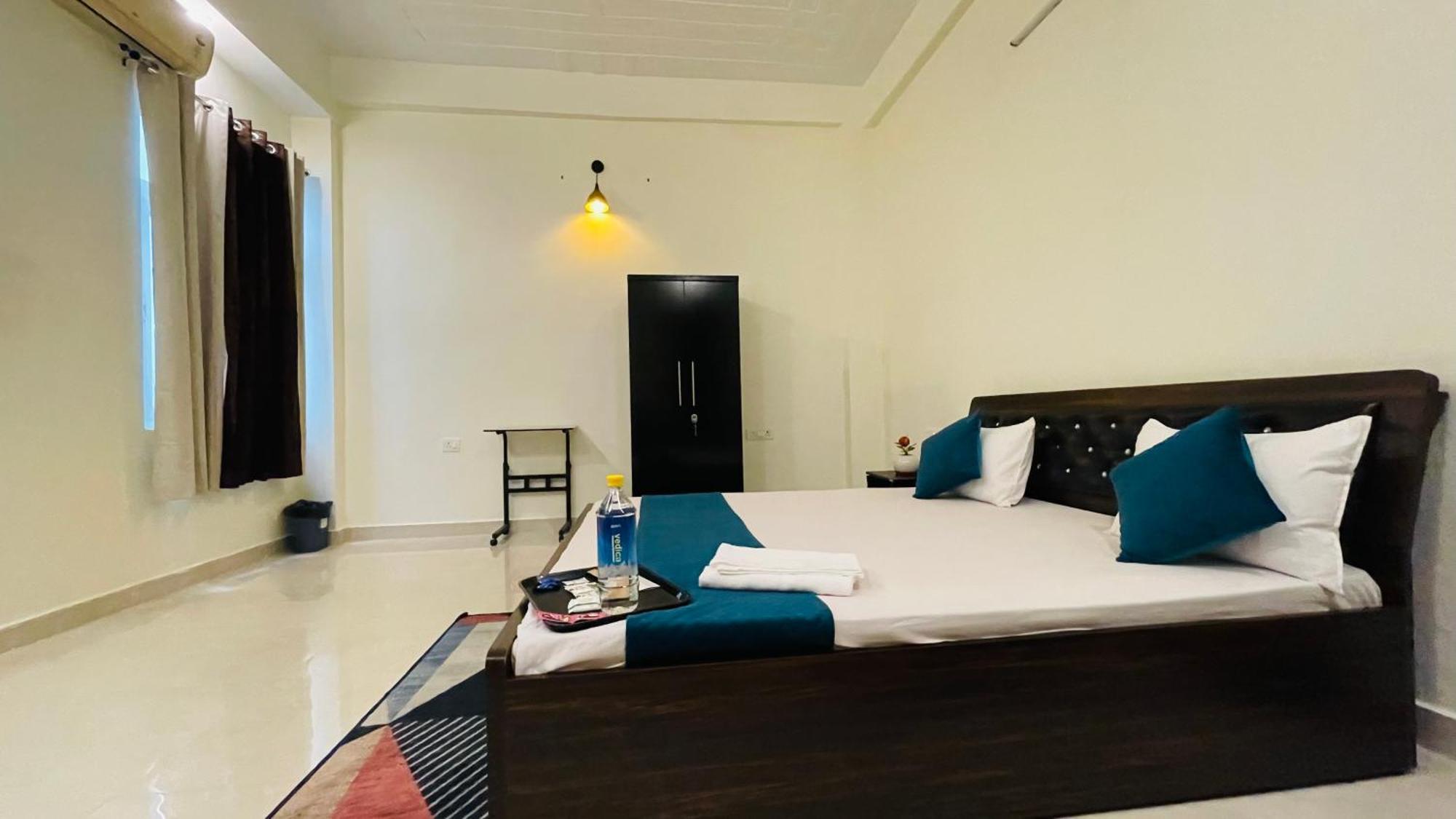 Atulyam Stays Sushant Golf City Lucknow Exteriör bild