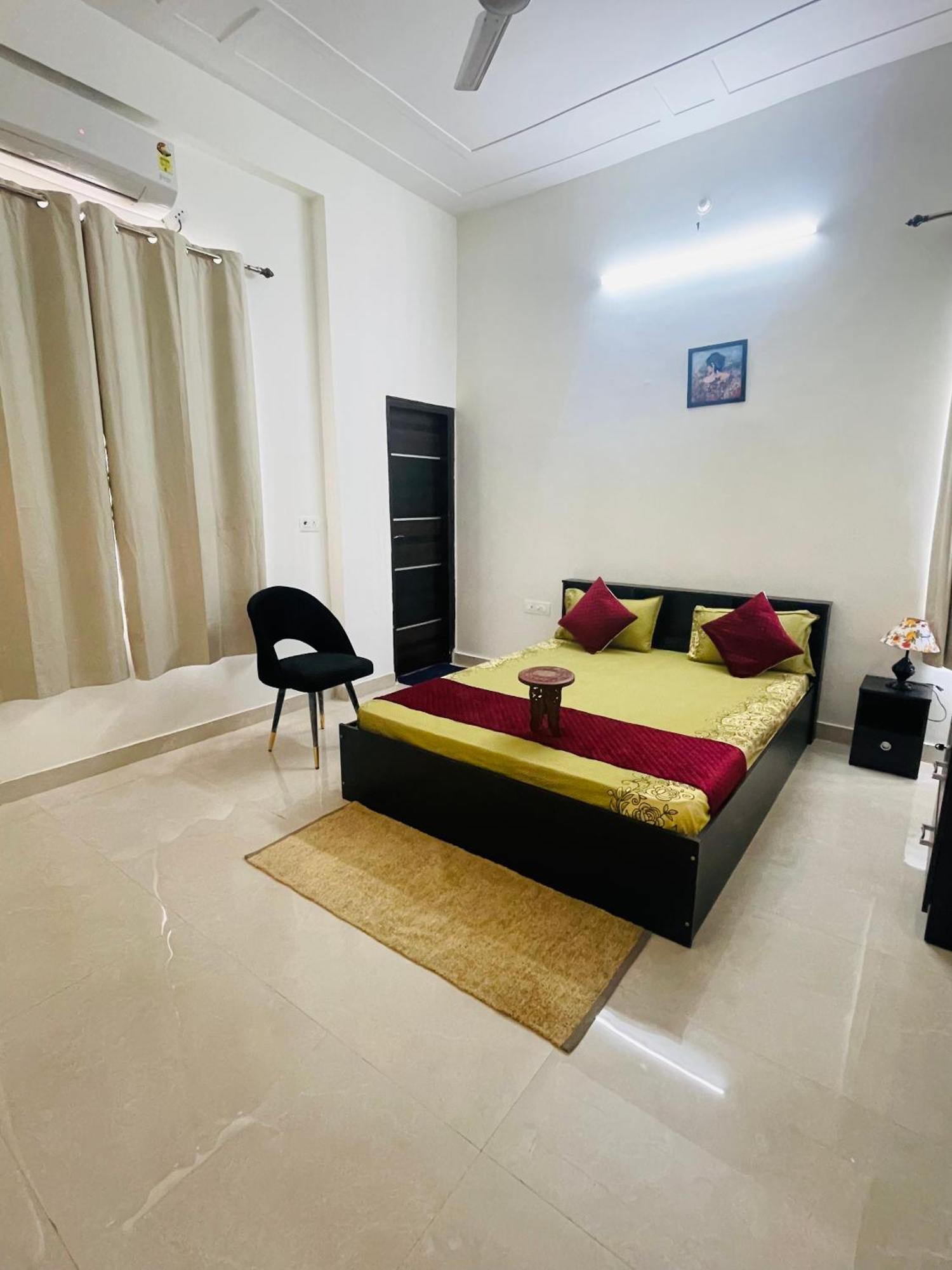 Atulyam Stays Sushant Golf City Lucknow Exteriör bild
